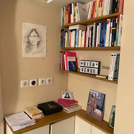 Lovely Medieval 1-bedroom In Le Marais Apartment Paris